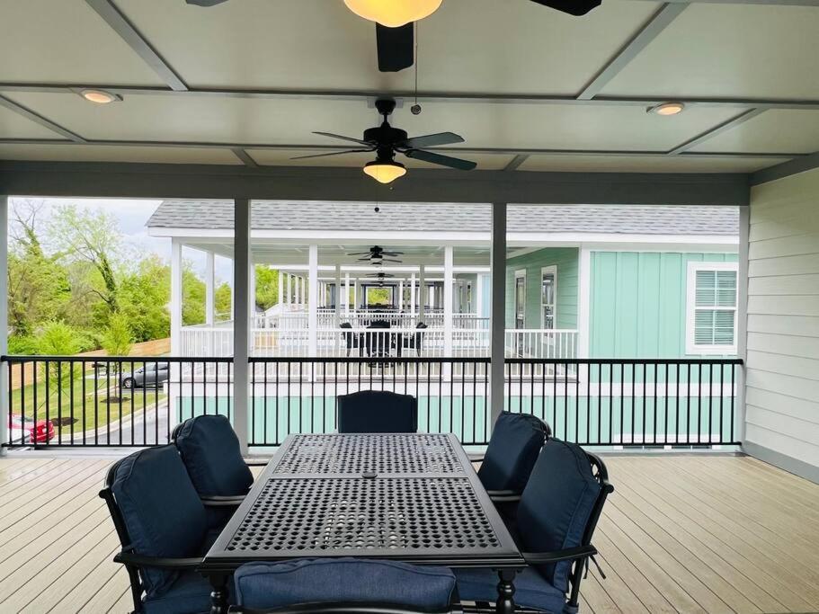 Luxury 4 Bedroom Home And Private Deck By Mcg 6 Augusta Luaran gambar