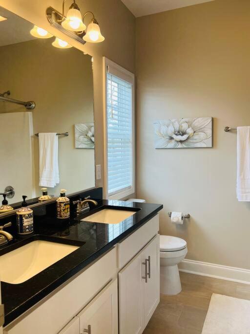 Luxury 4 Bedroom Home And Private Deck By Mcg 6 Augusta Luaran gambar