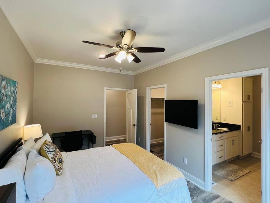 Luxury 4 Bedroom Home And Private Deck By Mcg 6 Augusta Luaran gambar