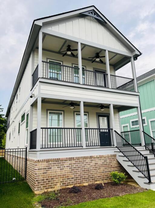 Luxury 4 Bedroom Home And Private Deck By Mcg 6 Augusta Luaran gambar