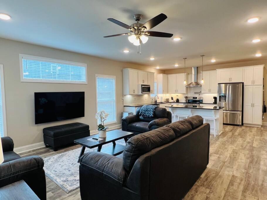 Luxury 4 Bedroom Home And Private Deck By Mcg 6 Augusta Luaran gambar