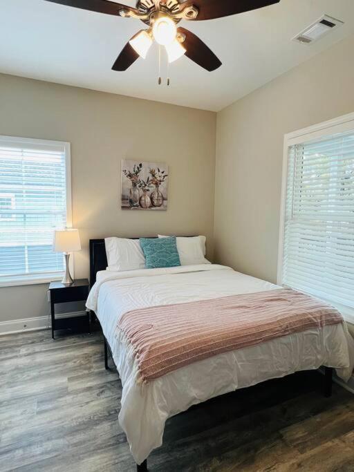 Luxury 4 Bedroom Home And Private Deck By Mcg 6 Augusta Luaran gambar