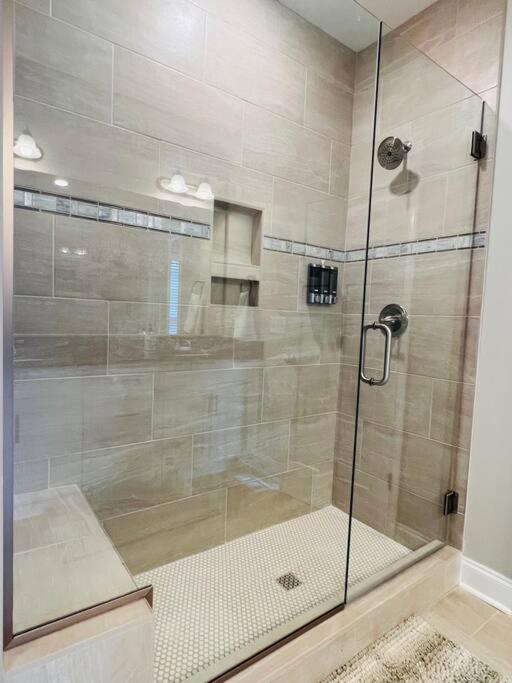 Luxury 4 Bedroom Home And Private Deck By Mcg 6 Augusta Luaran gambar